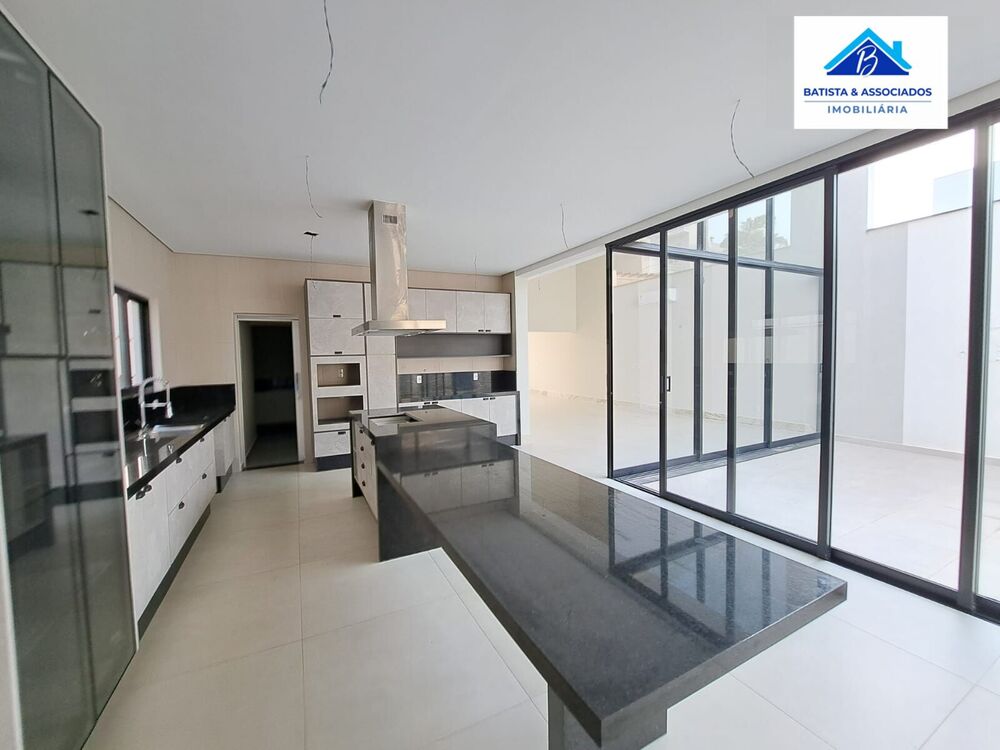 Casa de Condomínio à venda com 3 quartos, 271m² - Foto 2