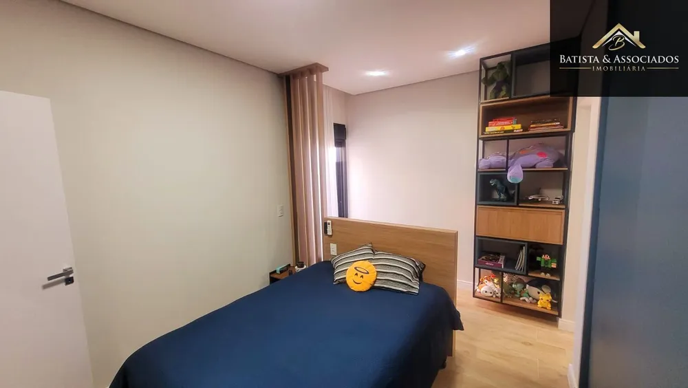 Casa, 4 quartos, 236 m² - Foto 1