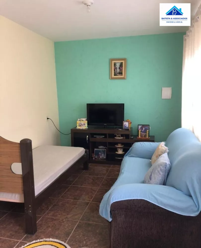 Casa à venda com 3 quartos, 100m² - Foto 1