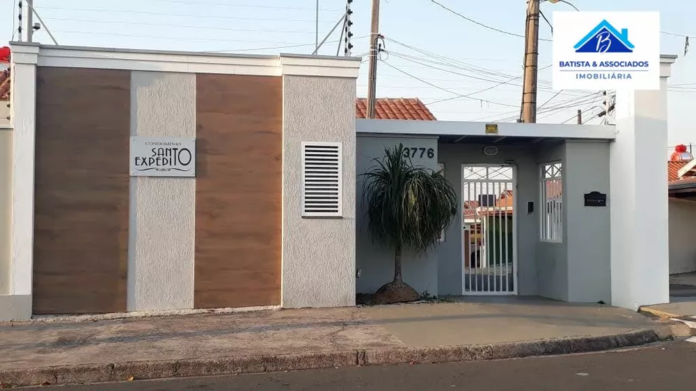 Casa à venda com 2 quartos, 75m² - Foto 2