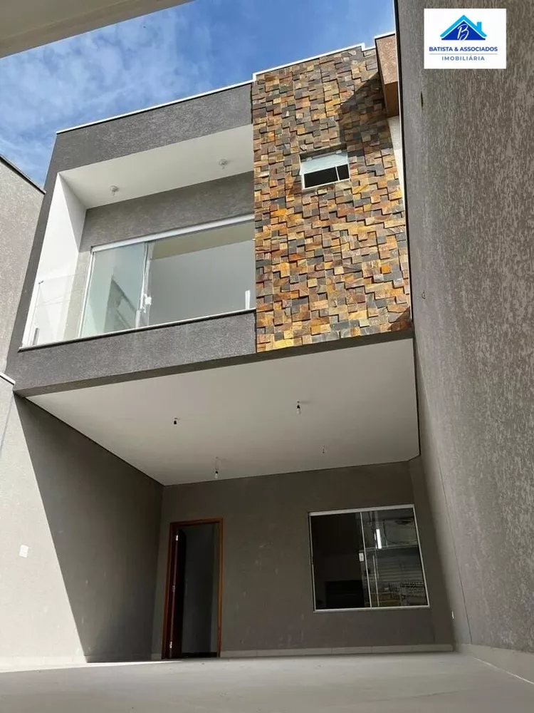 Casa à venda com 3 quartos, 150m² - Foto 1