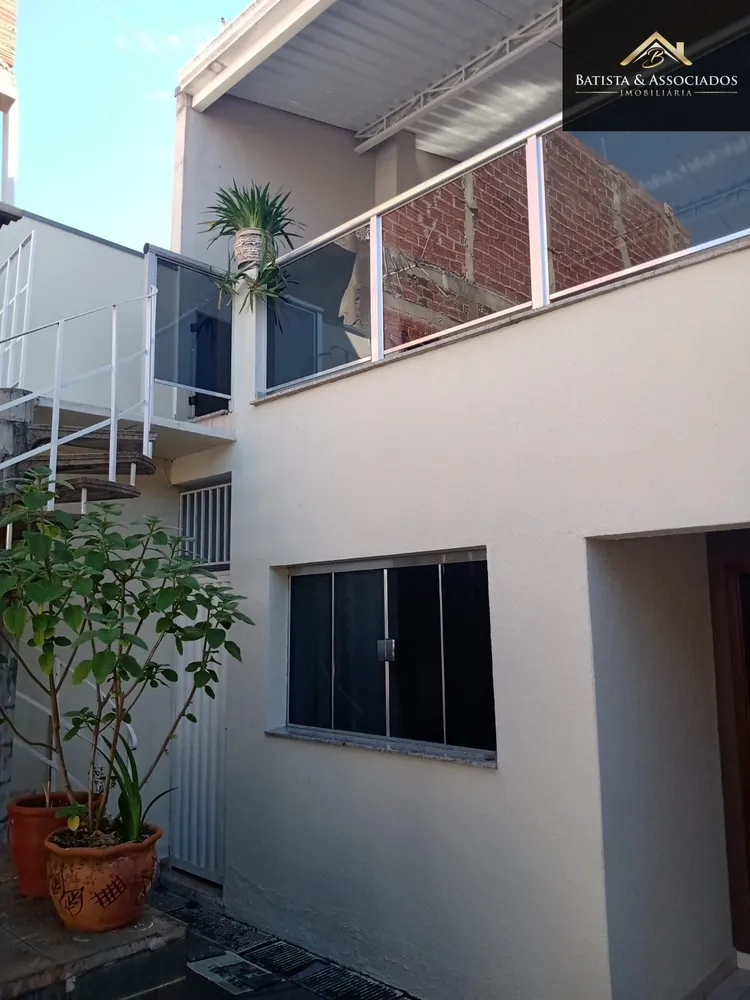 Sobrado, 3 quartos, 218 m² - Foto 2