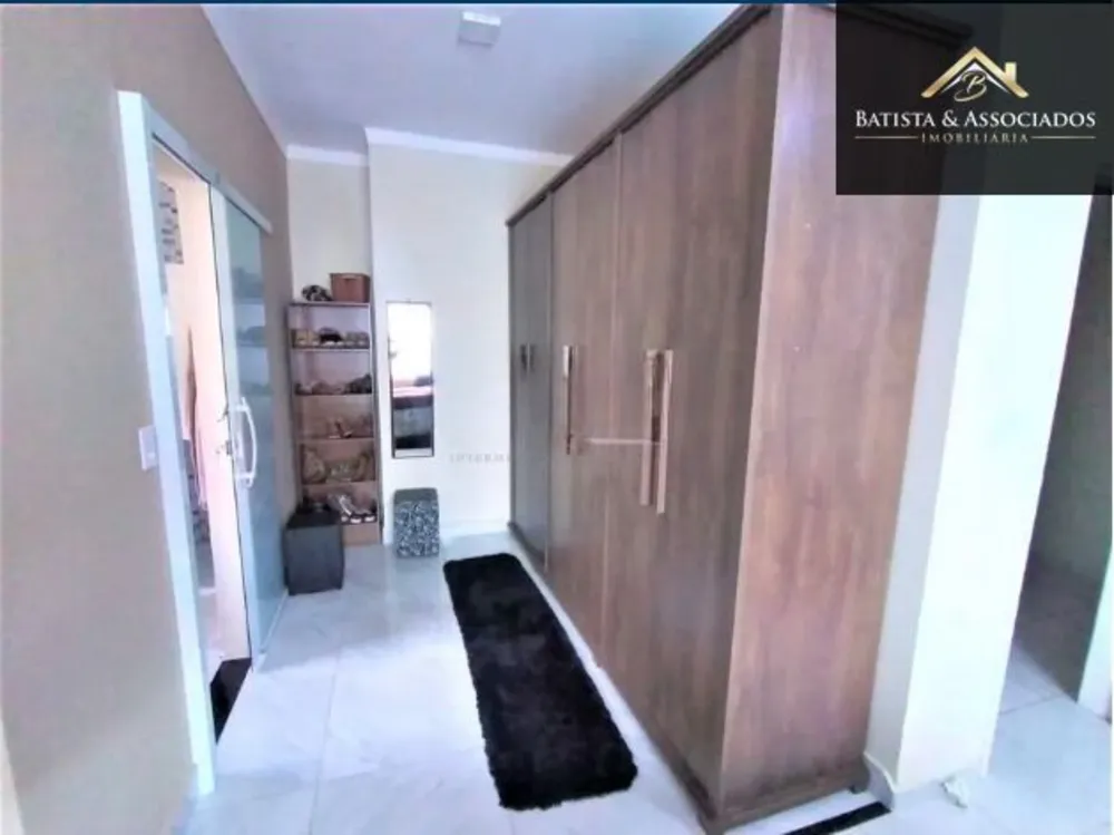 Casa, 3 quartos, 272 m² - Foto 1