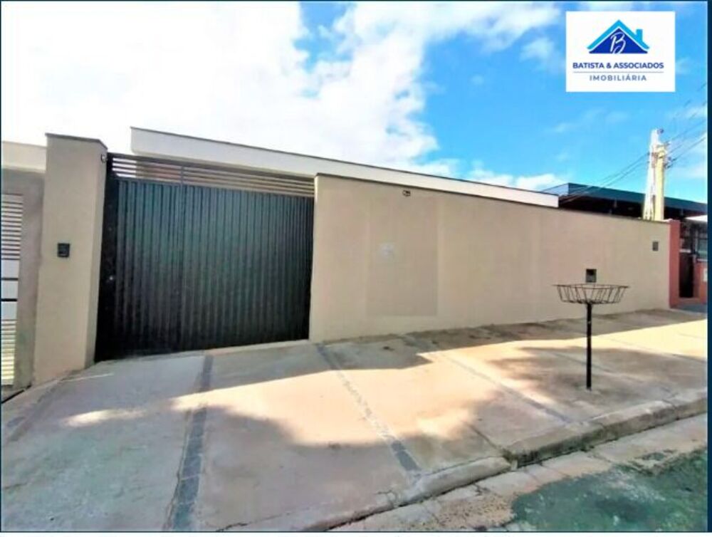 Casa, 3 quartos, 272 m² - Foto 1