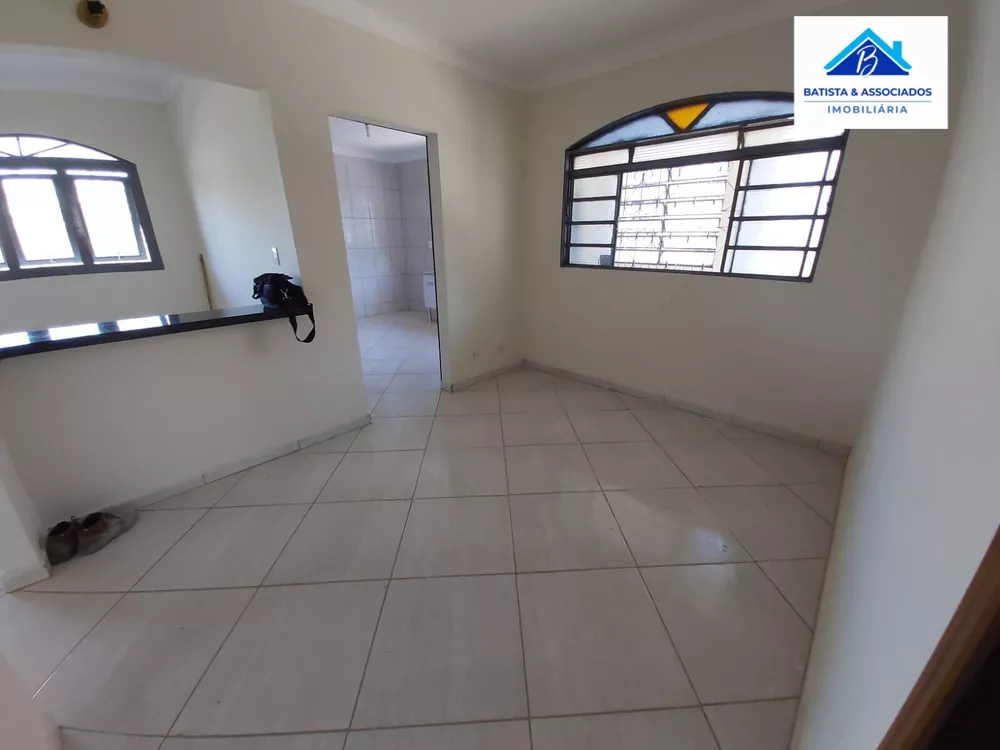 Casa à venda com 3 quartos, 179m² - Foto 4