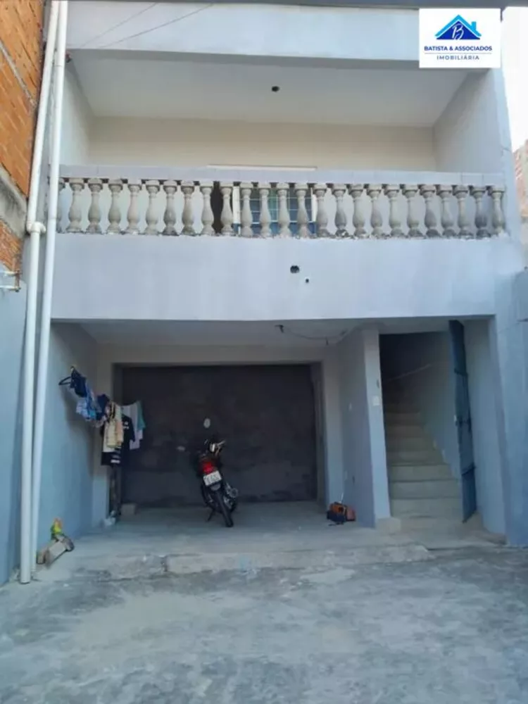 Casa à venda com 2 quartos, 125m² - Foto 2