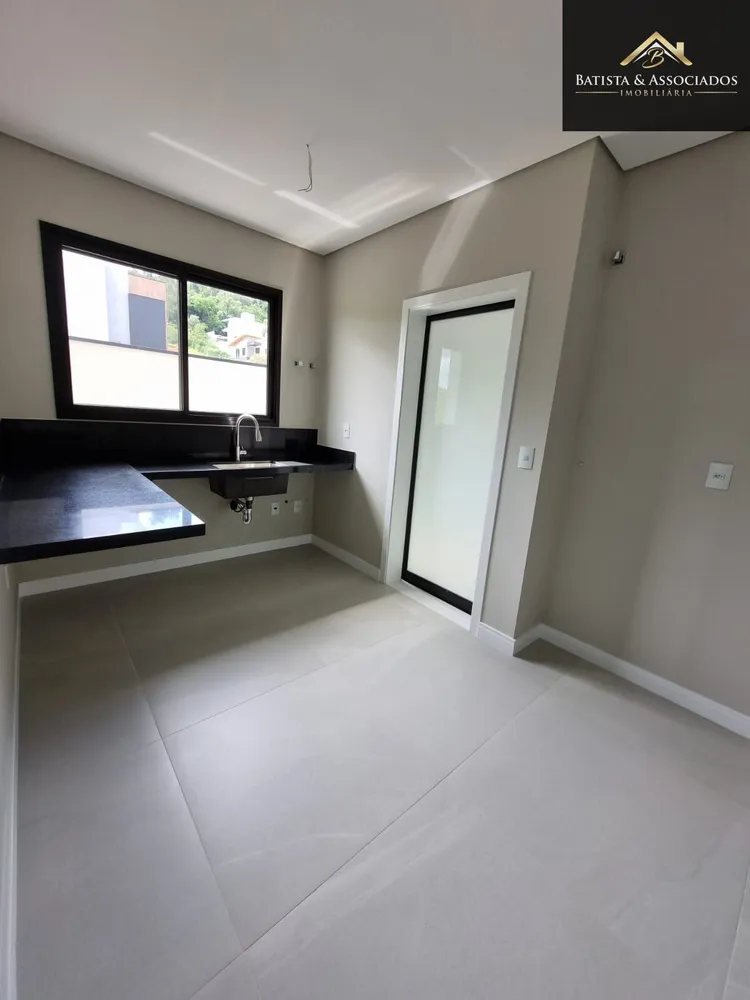 Casa, 3 quartos, 222 m² - Foto 4