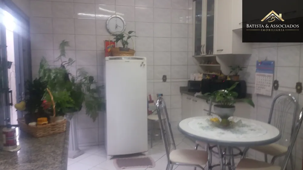 Casa, 3 quartos, 227 m² - Foto 2