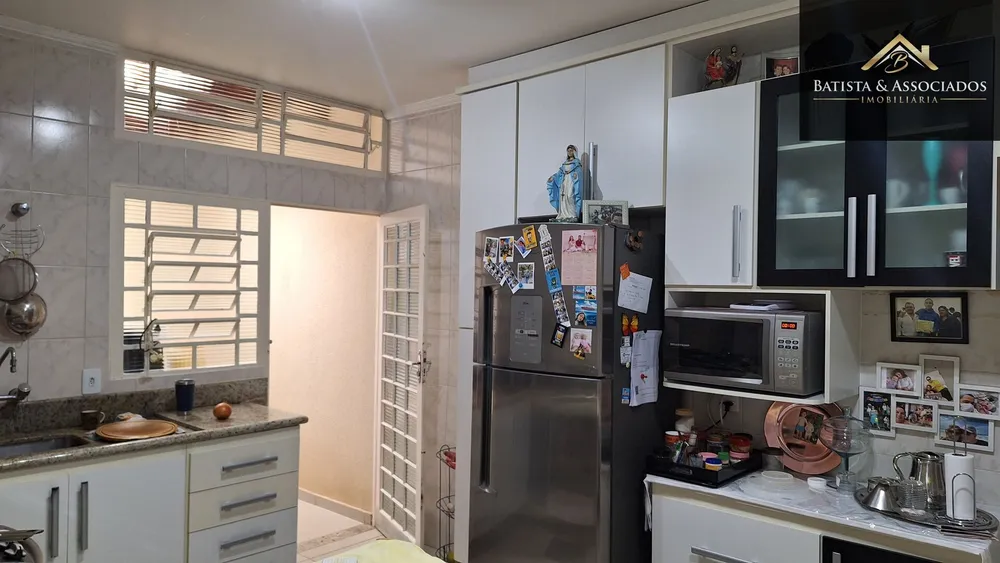Casa, 3 quartos, 236 m² - Foto 3