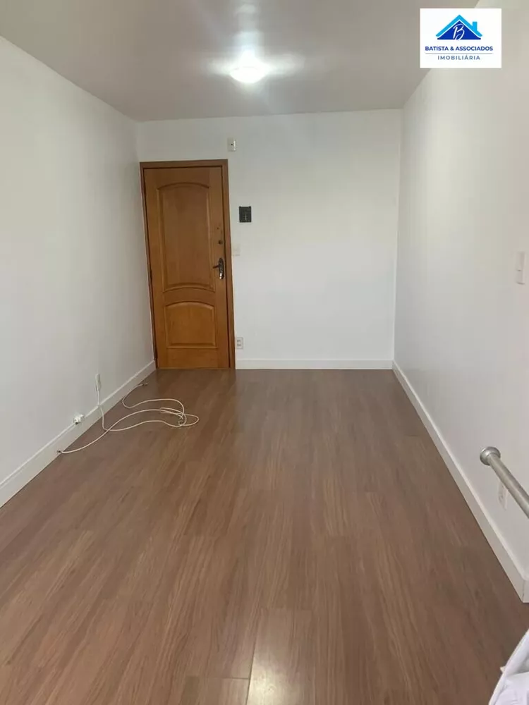 Apartamento à venda com 3 quartos, 75m² - Foto 1