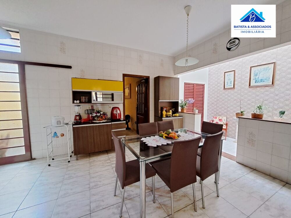 Casa à venda com 3 quartos, 151m² - Foto 3