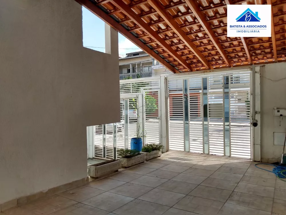 Casa à venda com 3 quartos, 218m² - Foto 3