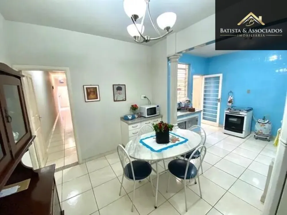 Casa, 6 quartos, 255 m² - Foto 1