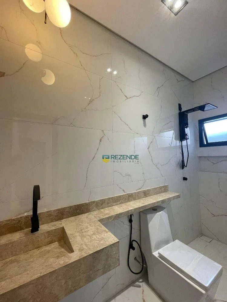 Casa, 3 quartos, 235 m² - Foto 1
