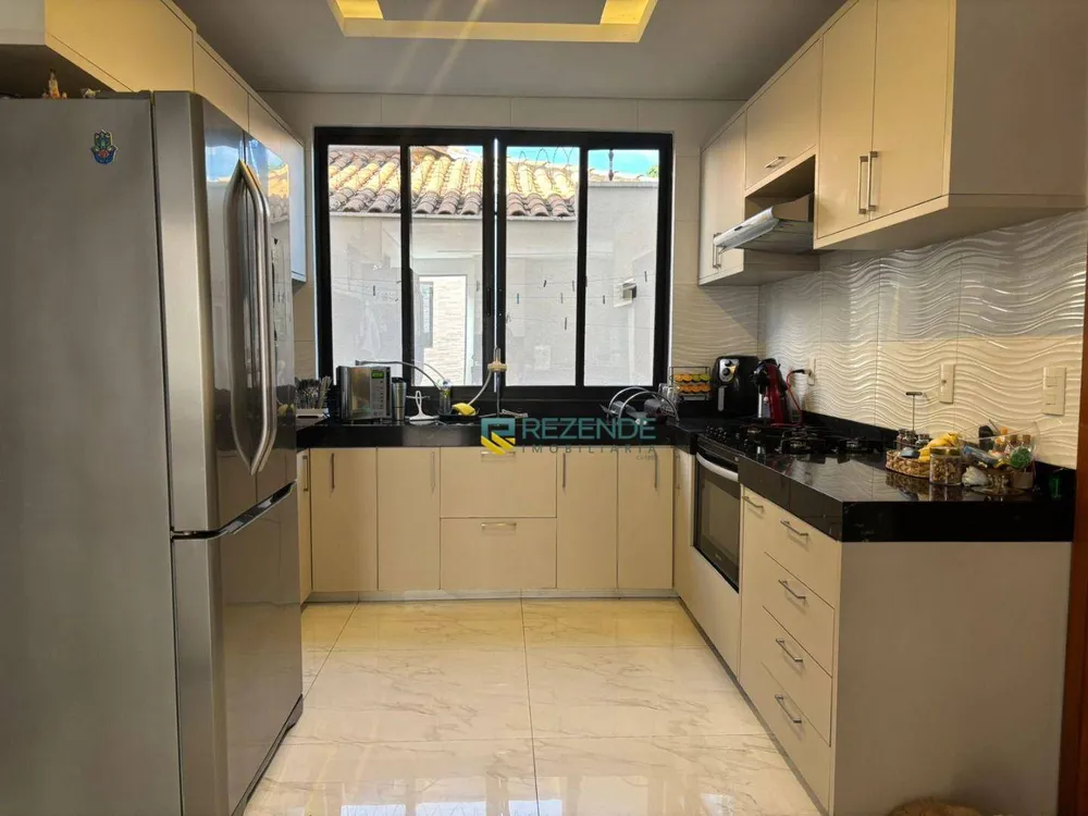 Casa, 4 quartos, 276 m² - Foto 3