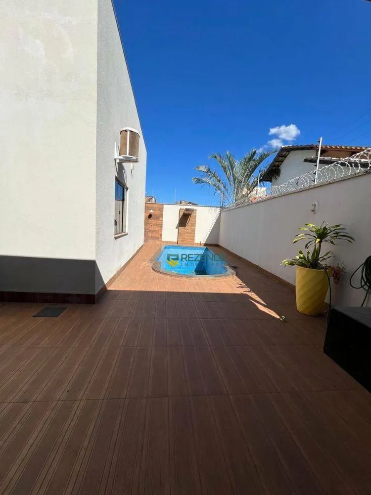 Casa, 4 quartos, 227 m² - Foto 4