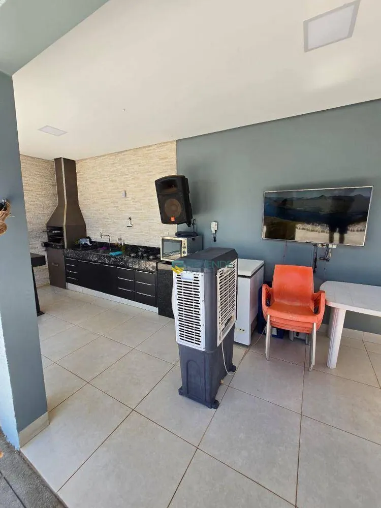 Casa, 3 quartos, 200 m² - Foto 4