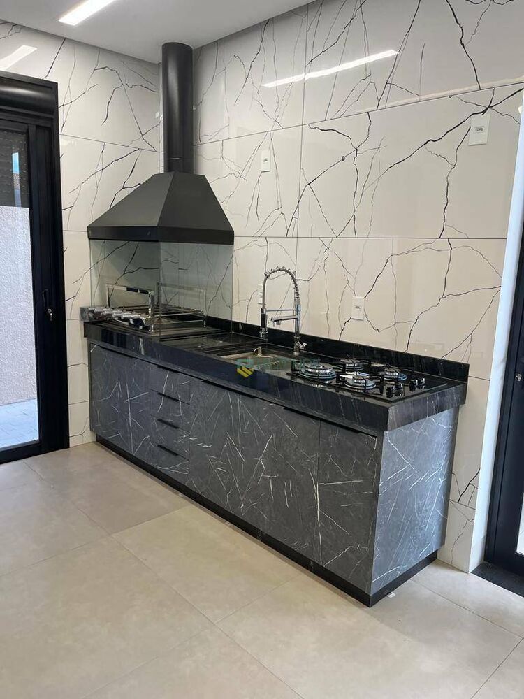 Sobrado à venda com 4 quartos, 307m² - Foto 4
