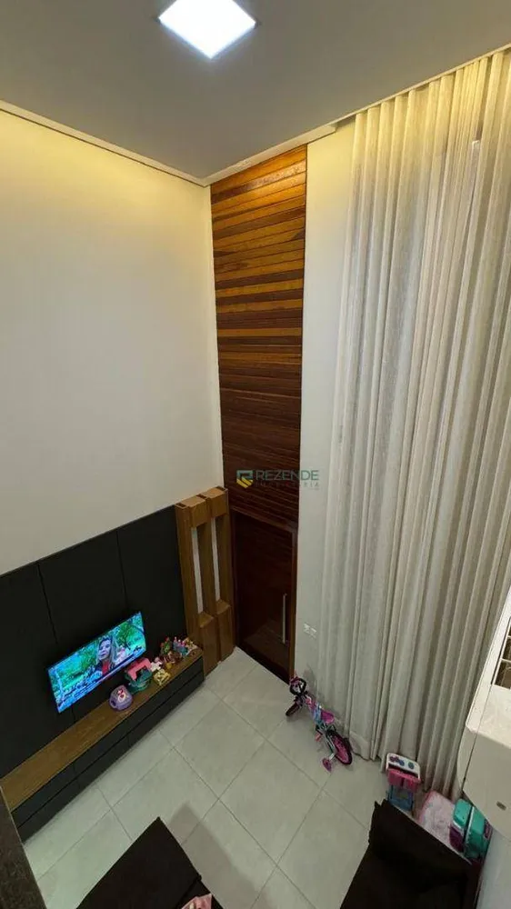 Sobrado, 3 quartos, 219 m² - Foto 1