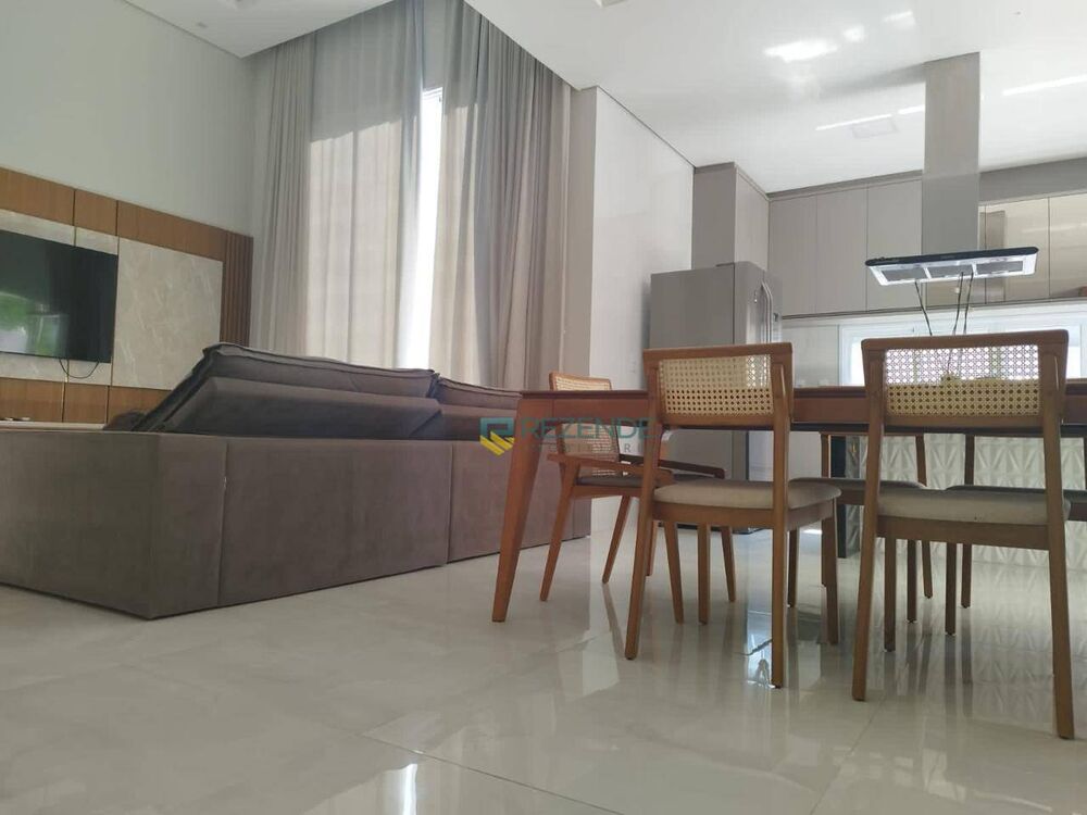 Casa à venda com 3 quartos, 218m² - Foto 9