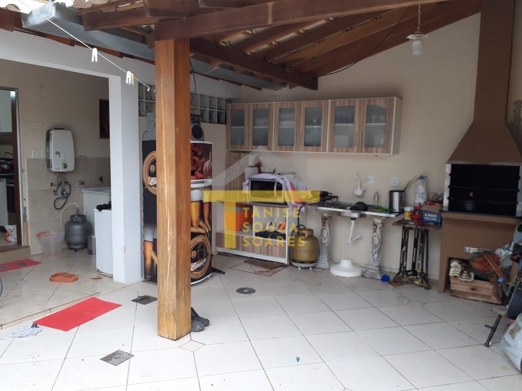 Sobrado à venda com 3 quartos, 266m² - Foto 2