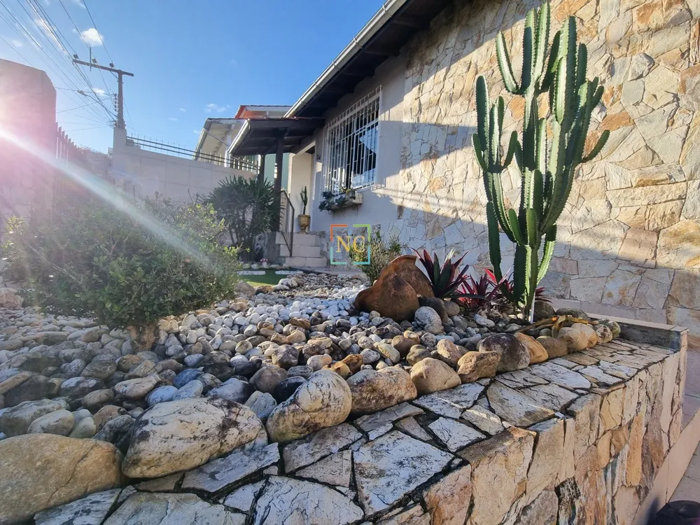 Casa, 5 quartos, 195 m² - Foto 2