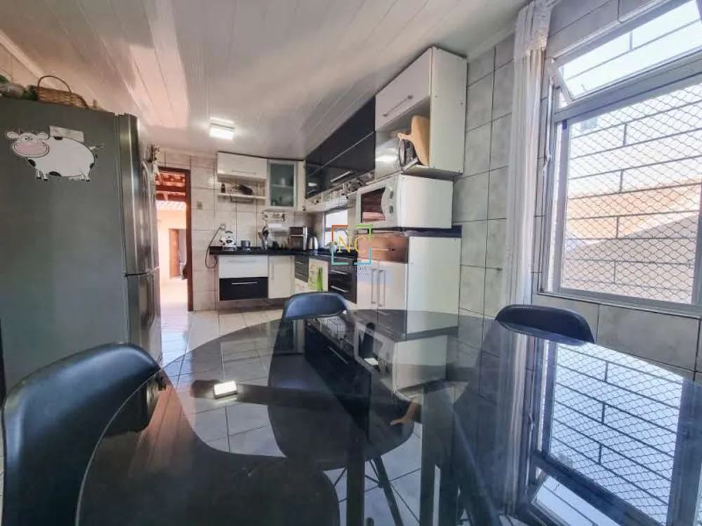 Casa, 5 quartos, 195 m² - Foto 9