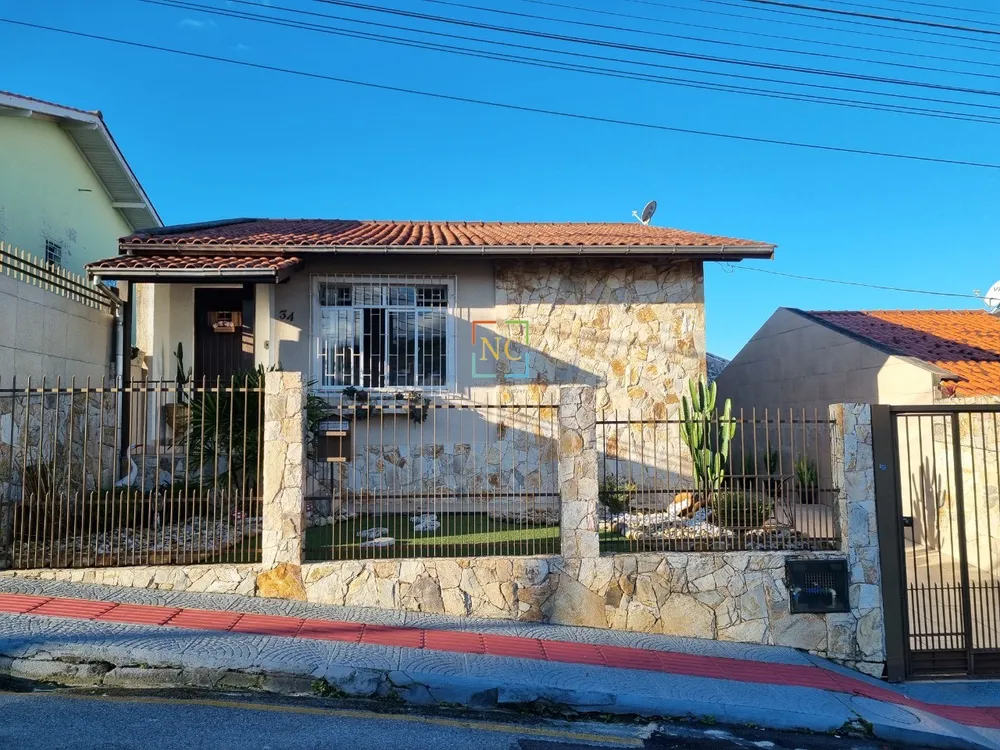 Casa, 5 quartos, 195 m² - Foto 1
