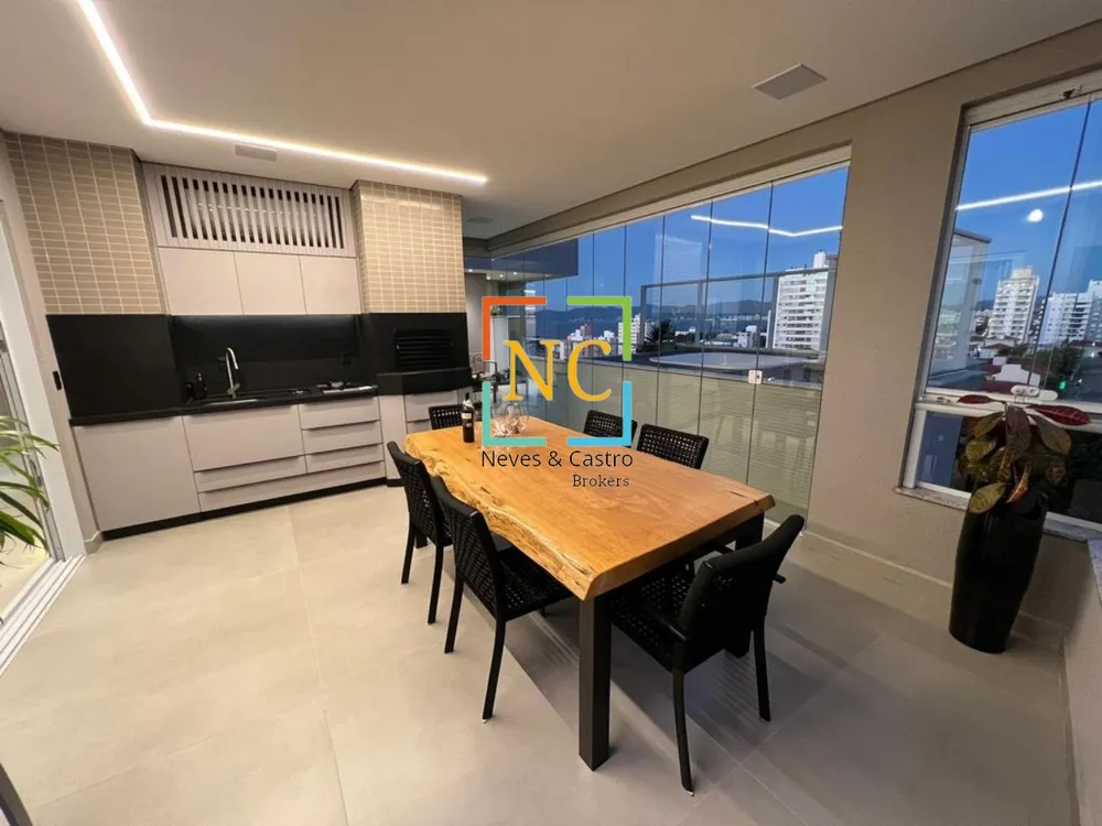 Cobertura, 3 quartos, 215 m² - Foto 4