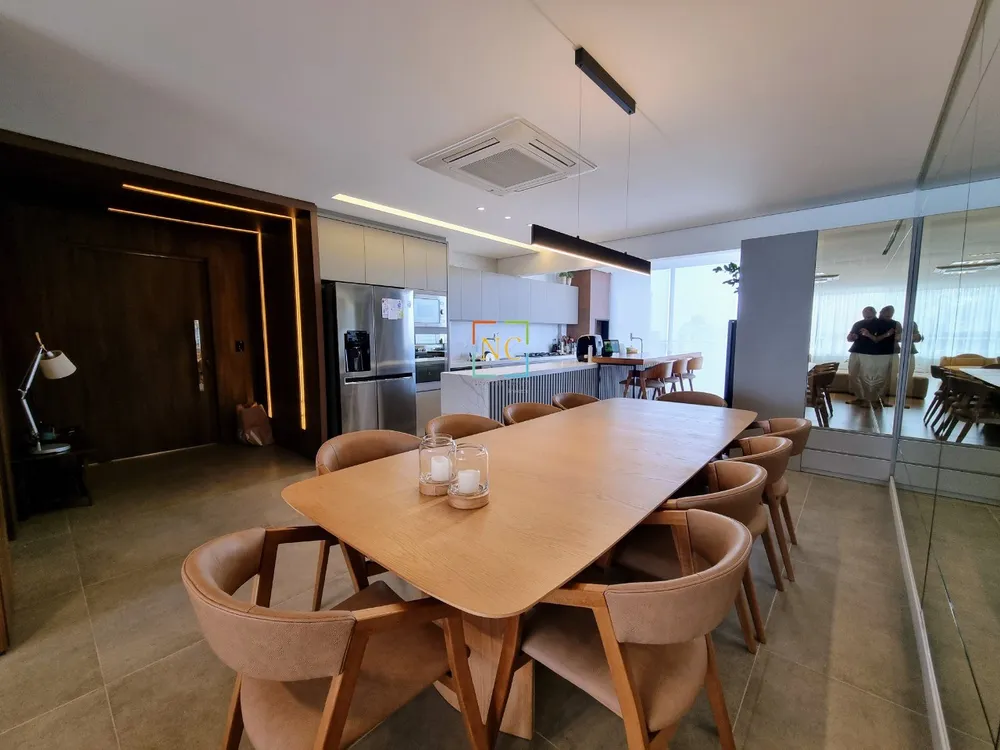 Cobertura, 3 quartos, 248 m² - Foto 2