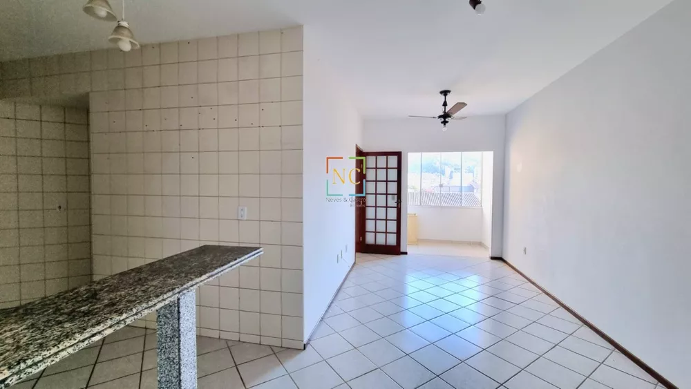 Apartamento à venda com 2 quartos, 70m² - Foto 1