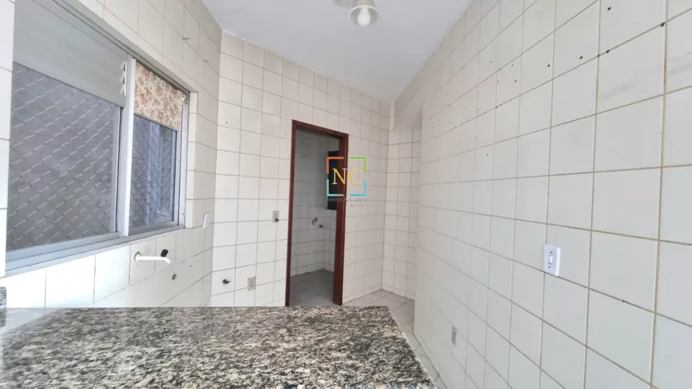 Apartamento à venda com 2 quartos, 70m² - Foto 2