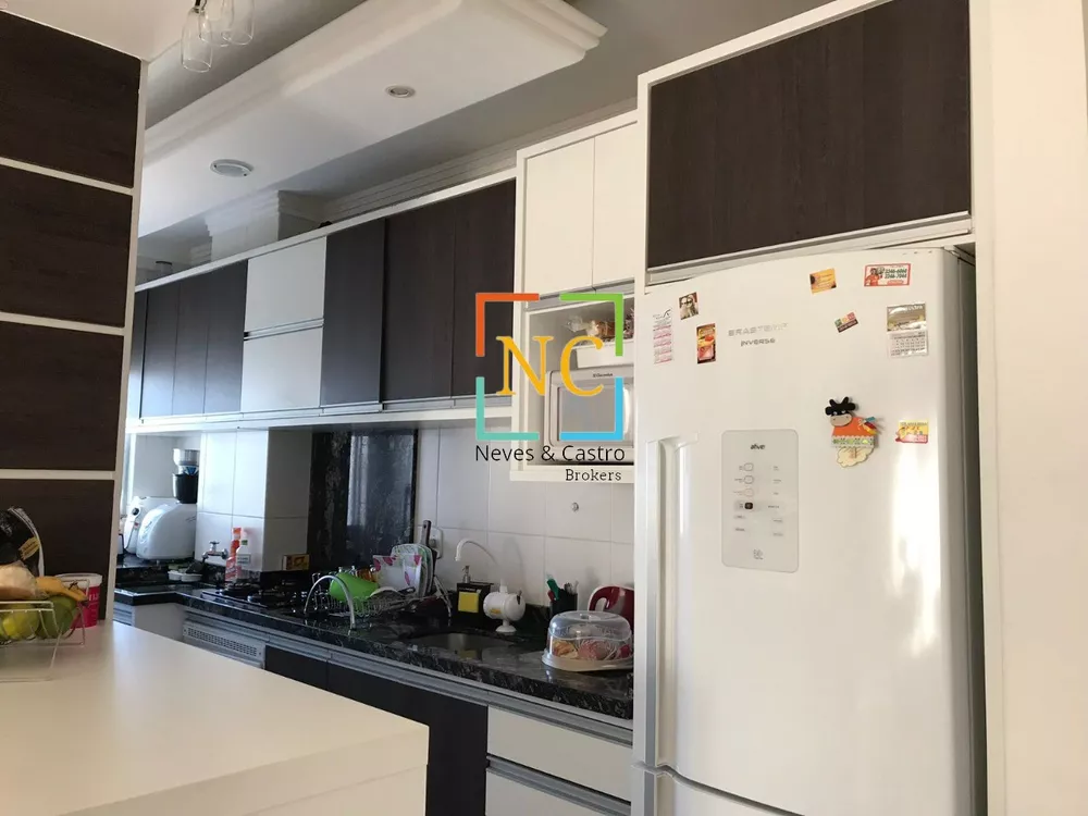 Apartamento à venda com 3 quartos, 75m² - Foto 2