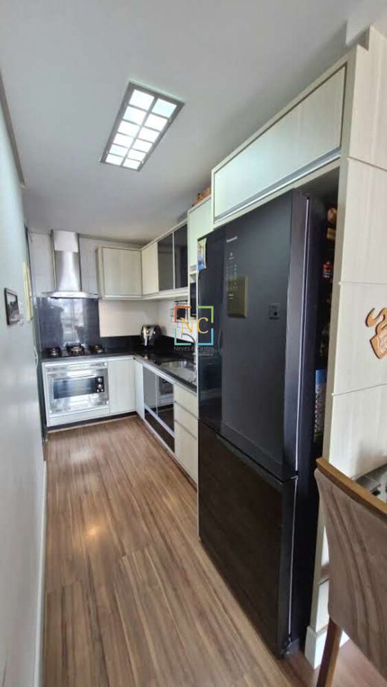 Apartamento à venda com 2 quartos, 68m² - Foto 2