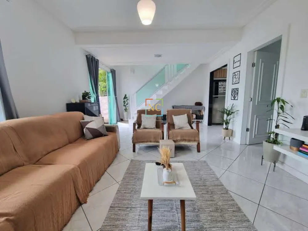 Casa, 4 quartos, 240 m² - Foto 2