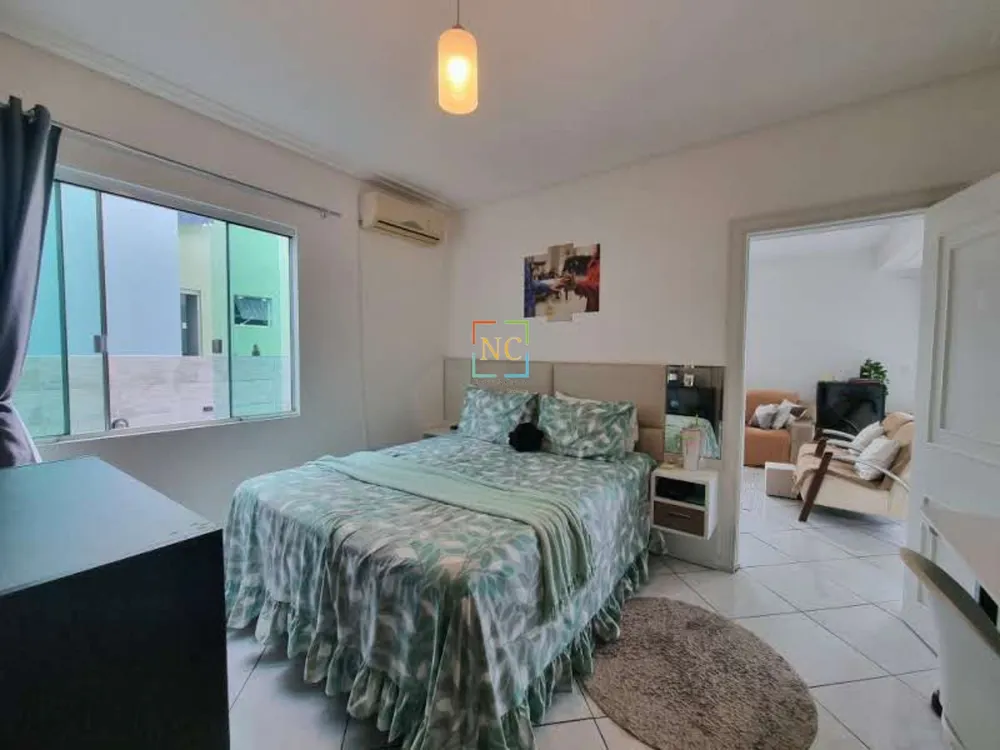 Casa, 4 quartos, 240 m² - Foto 9