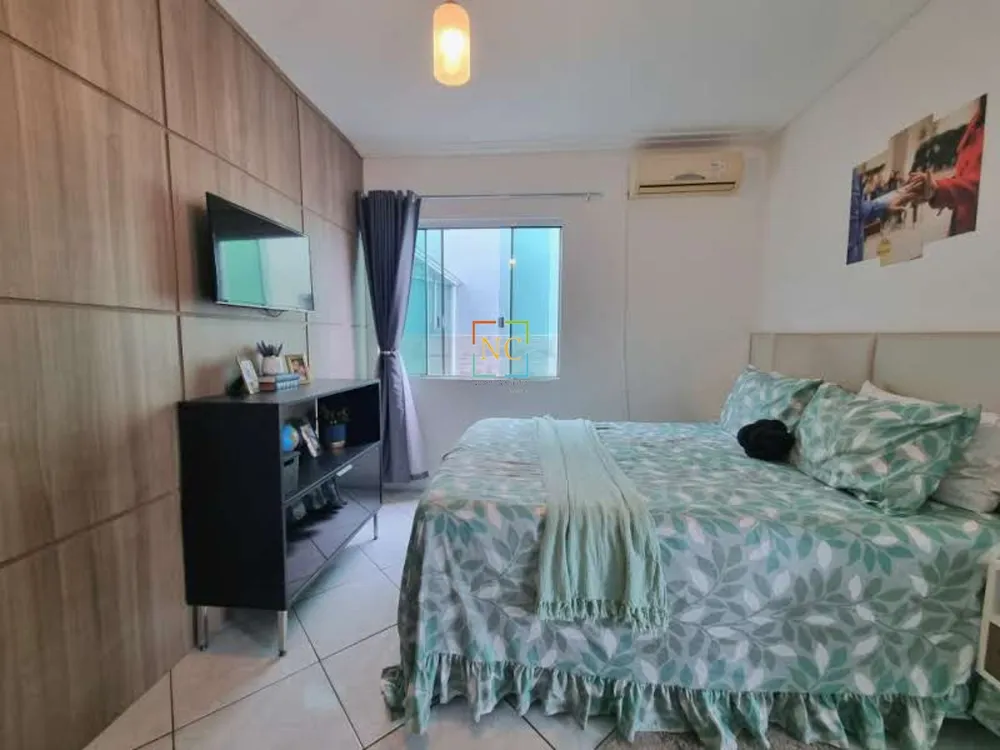 Casa, 4 quartos, 240 m² - Foto 11