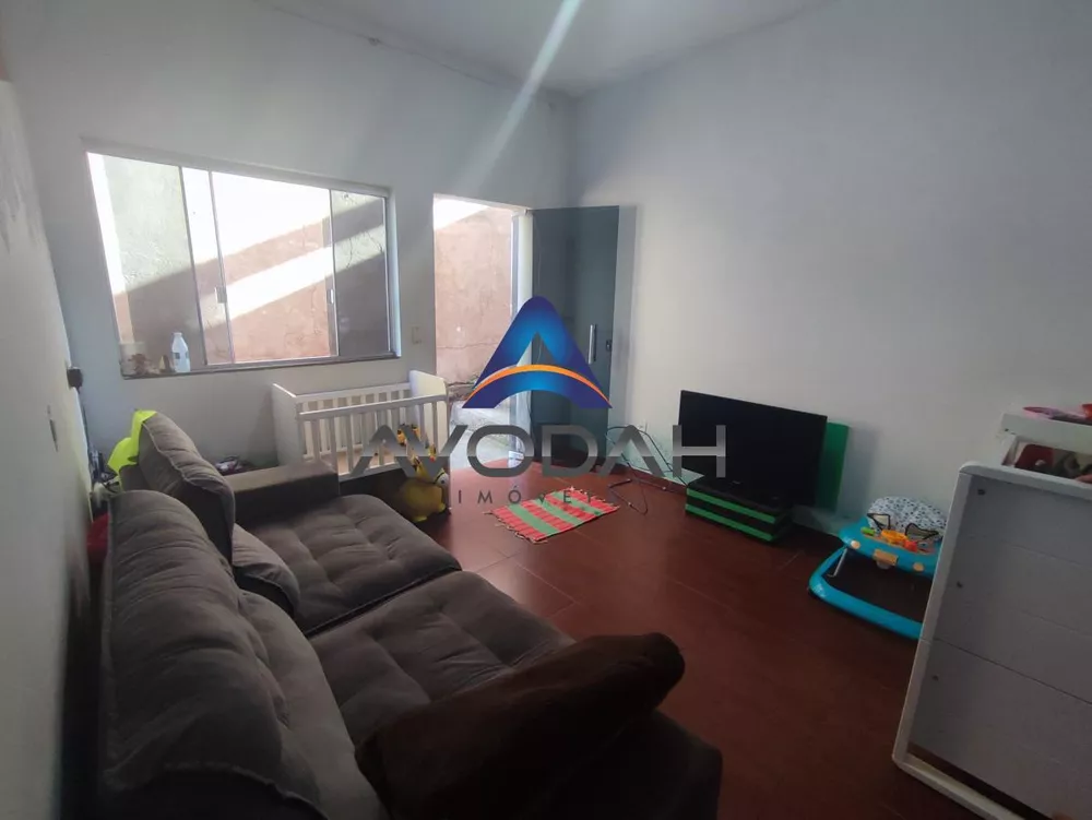 Casa à venda com 3 quartos, 200m² - Foto 2