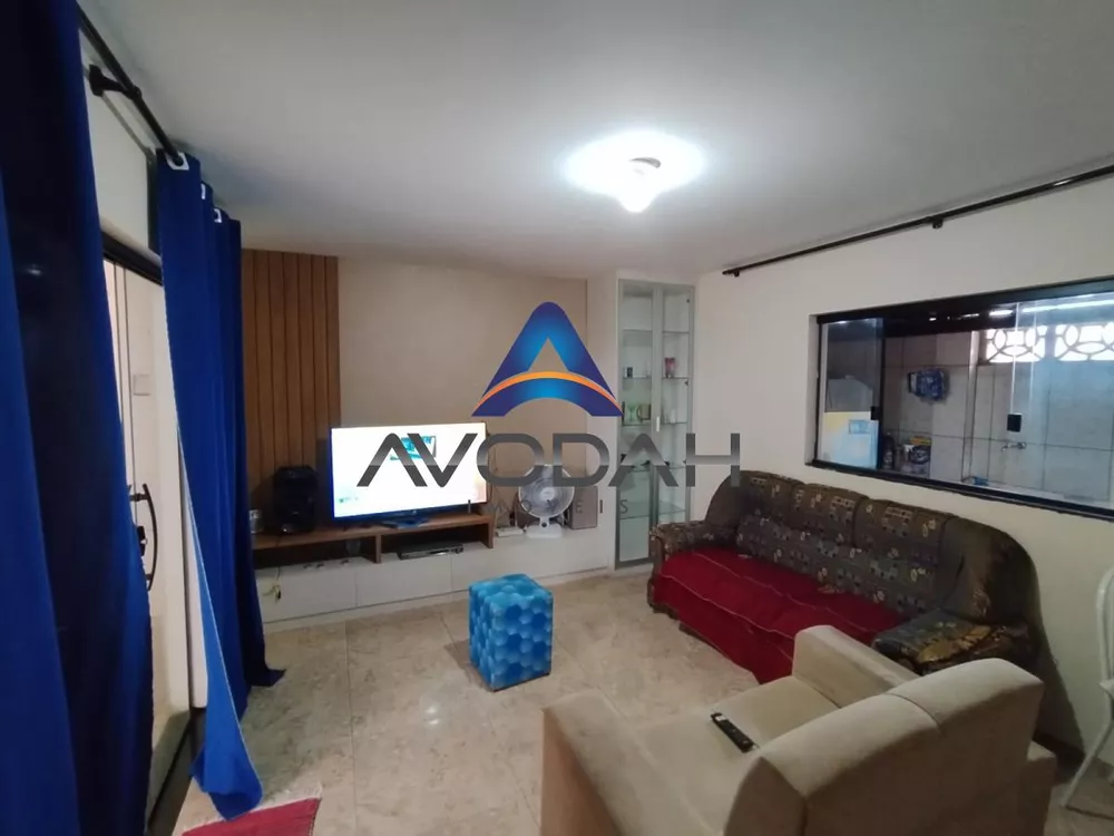 Casa à venda com 3 quartos, 360m² - Foto 2