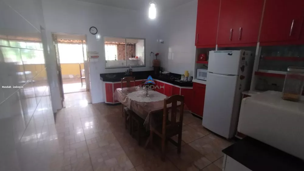 Casa à venda com 4 quartos, 400m² - Foto 1