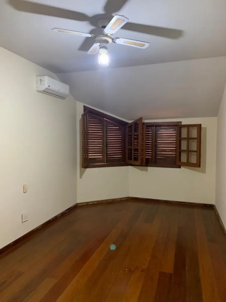 Casa, 4 quartos, 250 m² - Foto 9