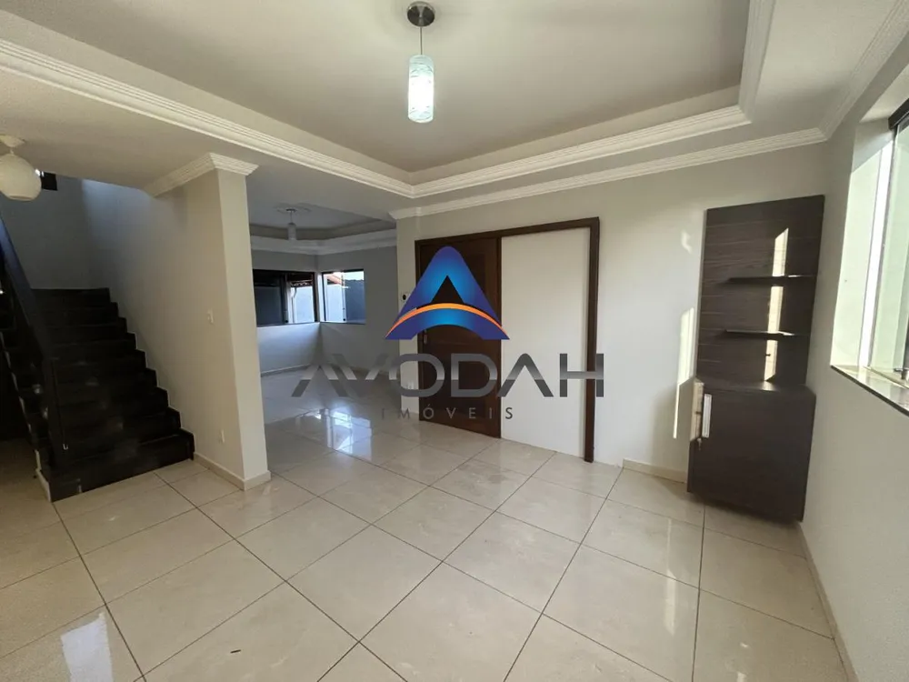 Casa, 4 quartos, 220 m² - Foto 3