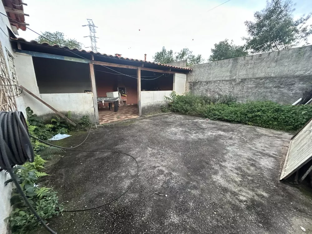 Casa para alugar com 2 quartos, 200m² - Foto 2