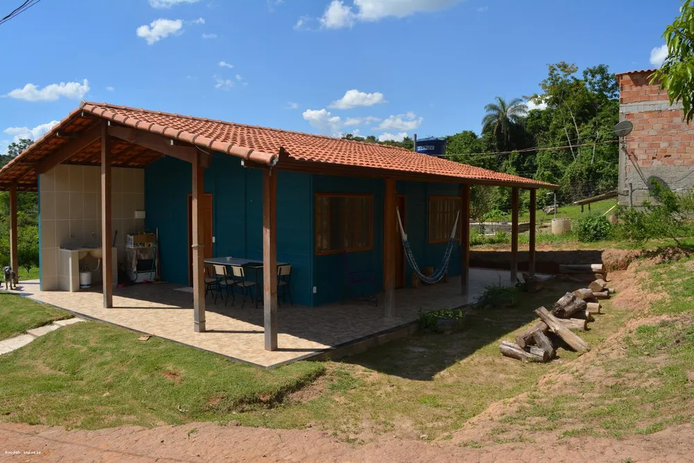 Chácara, 3 quartos, 3050 m² - Foto 1