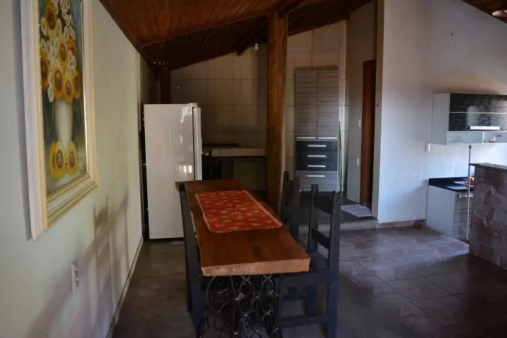 Casa à venda com 3 quartos, 300m² - Foto 4