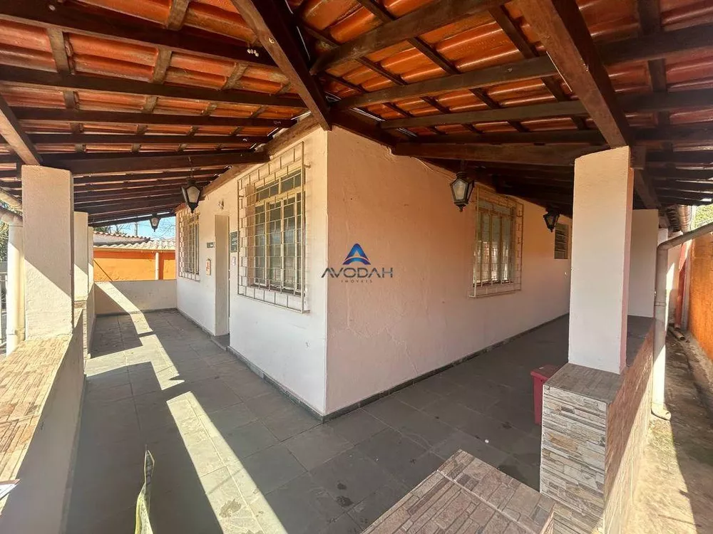 Casa à venda com 4 quartos, 200m² - Foto 3