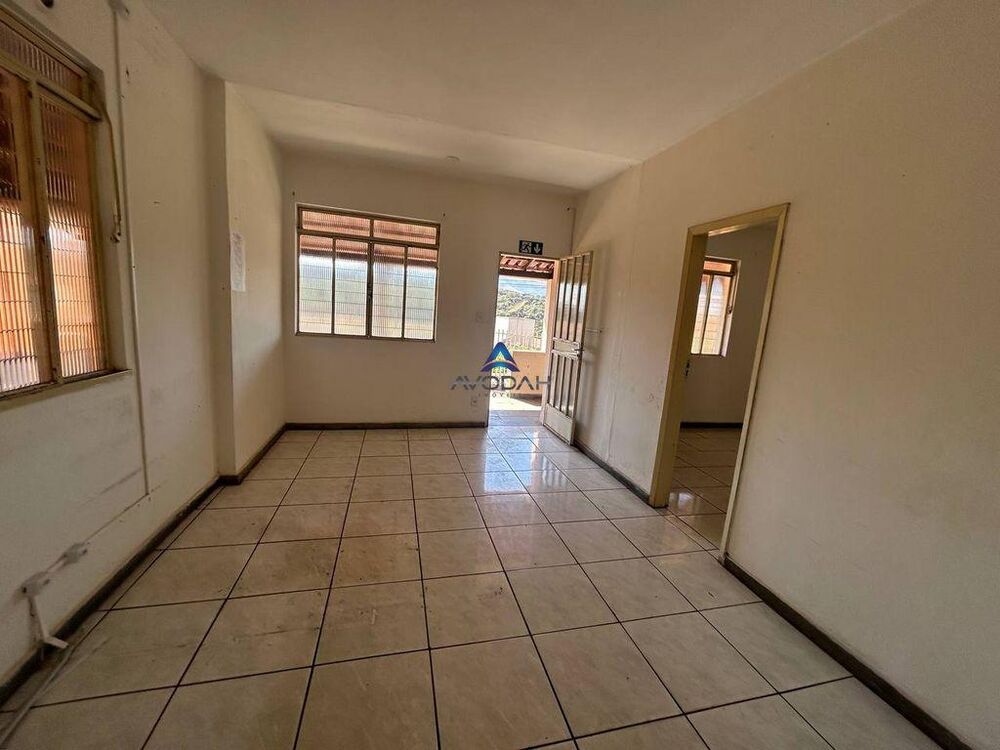 Casa à venda com 4 quartos, 200m² - Foto 12