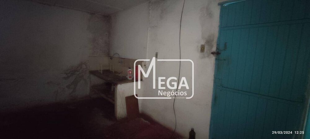 Casa à venda com 4 quartos, 125m² - Foto 2