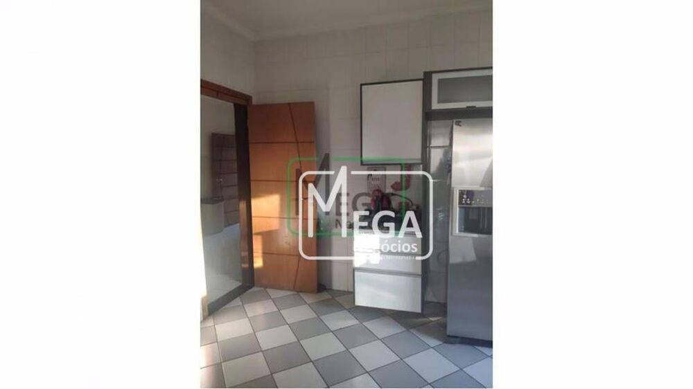 Casa à venda com 4 quartos, 850m² - Foto 3