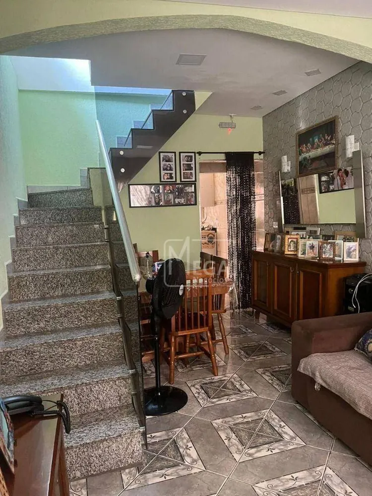 Casa, 3 quartos, 200 m² - Foto 2